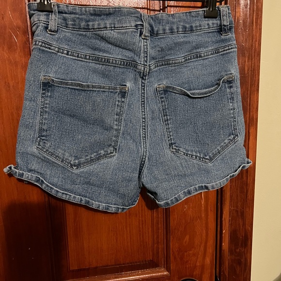 High Rise Shorts - Picture 2 of 3